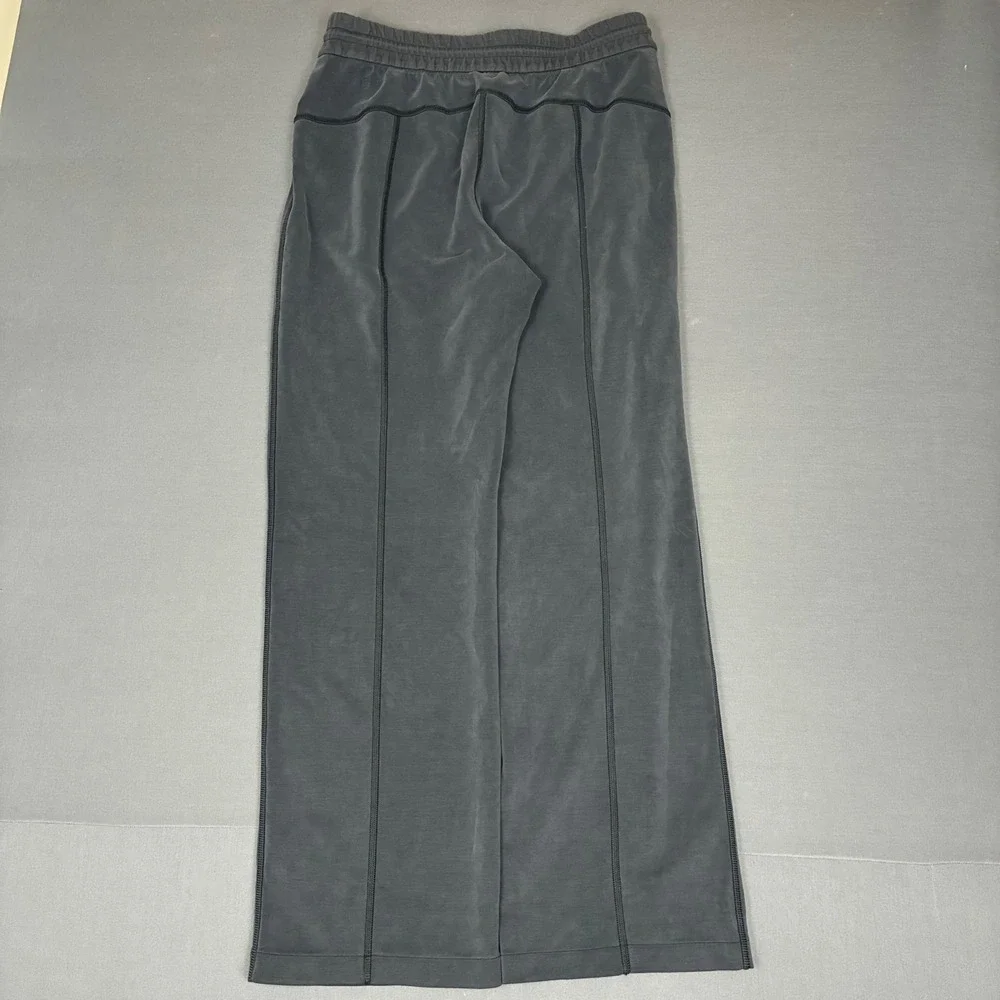Lululemon Softstreme Black Jogger Sweatpants Women's Size 10 (31x31)